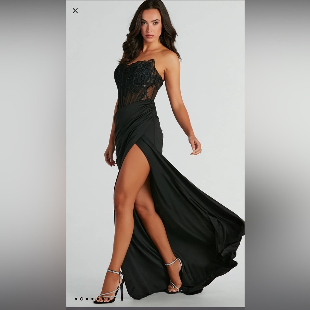 Windsor Black Lace Prom Dress